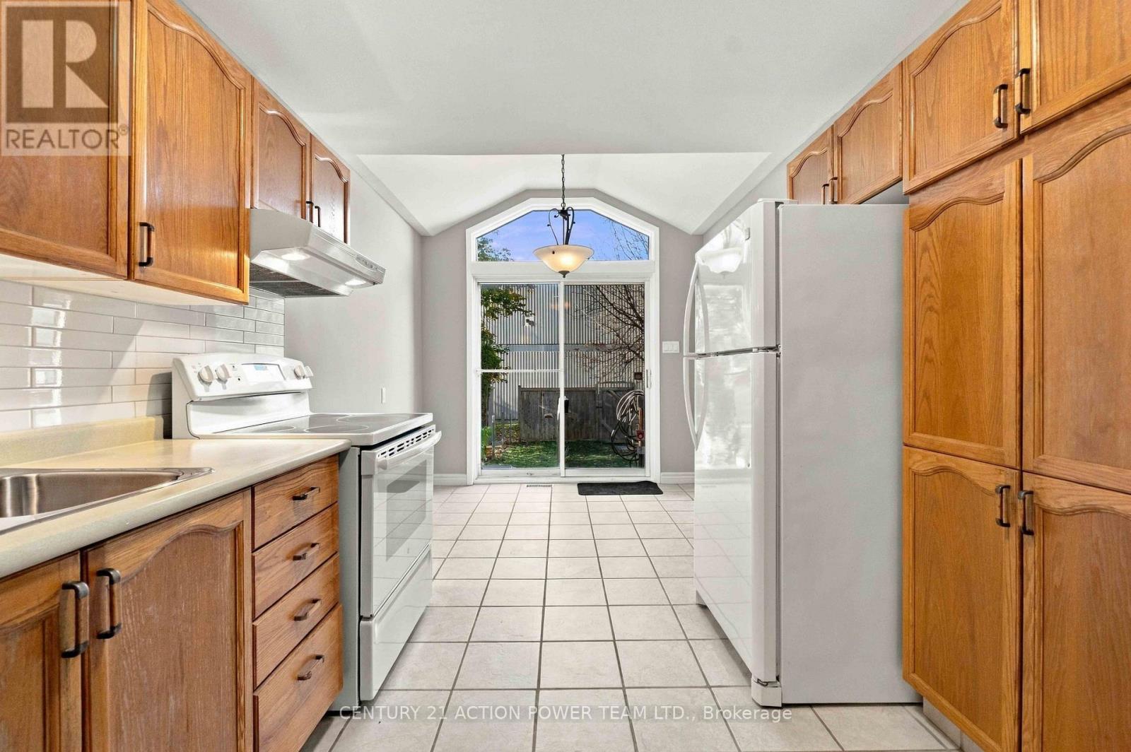 605 Latour Crescent Property Photo 13