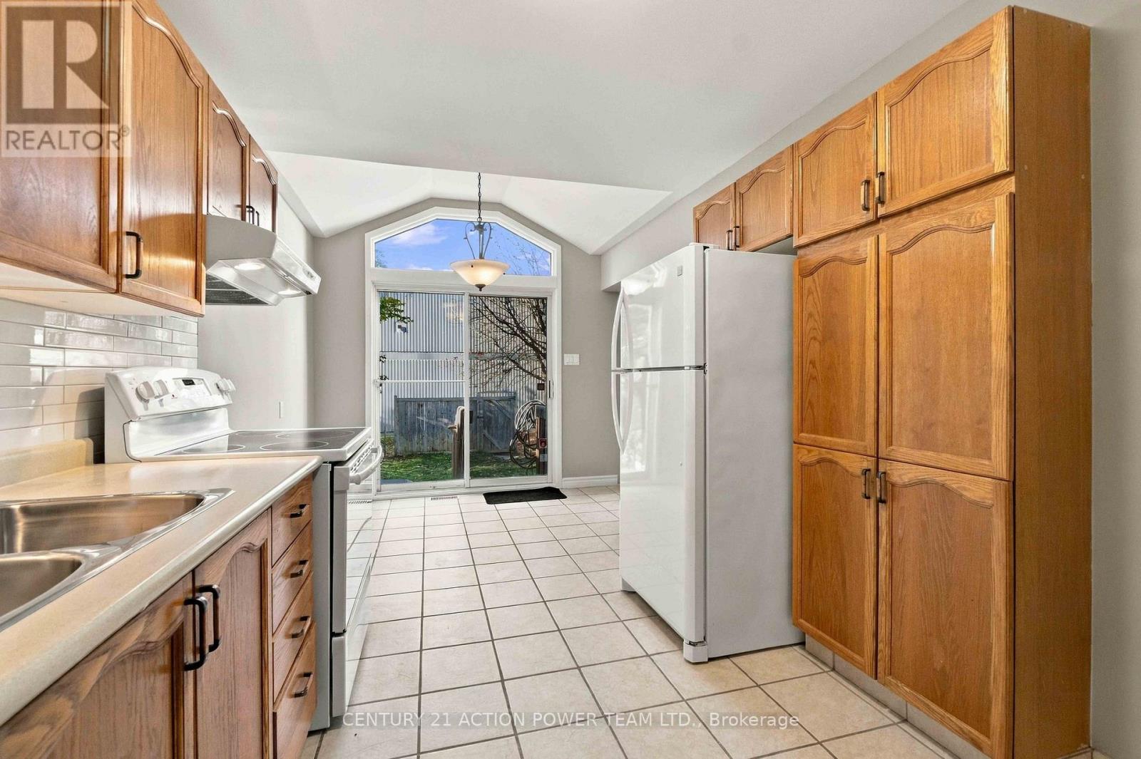605 Latour Crescent Property Photo 14