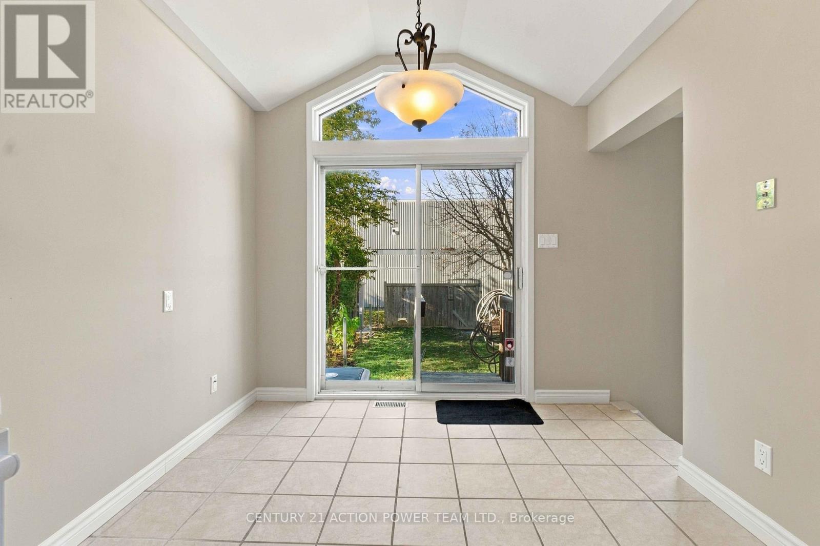 605 Latour Crescent Property Photo 16