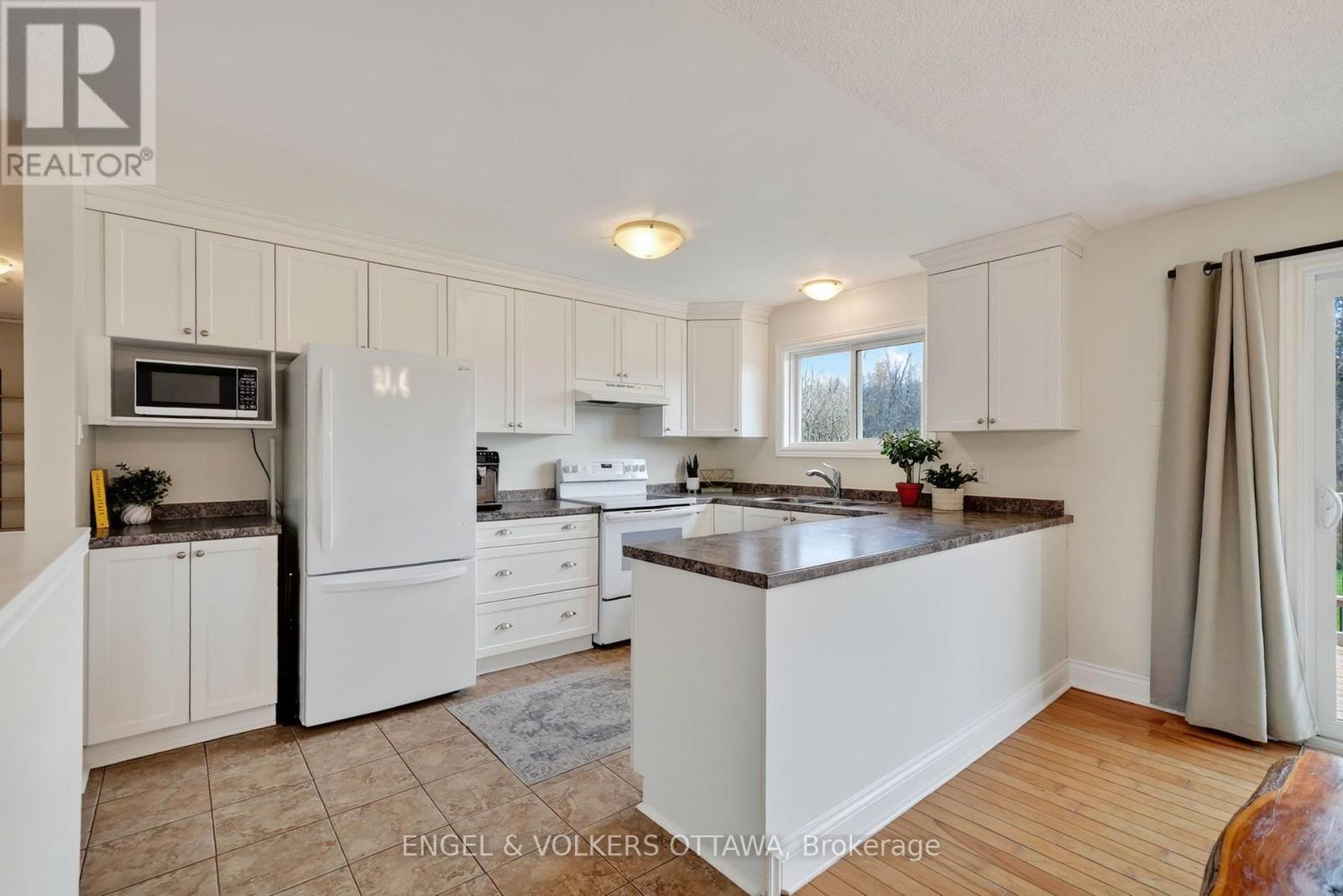901 Ferguson Road Property Photo 17