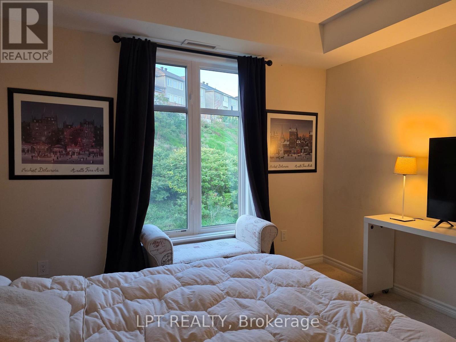 203 - 190 Guelph Private Property Photo 12