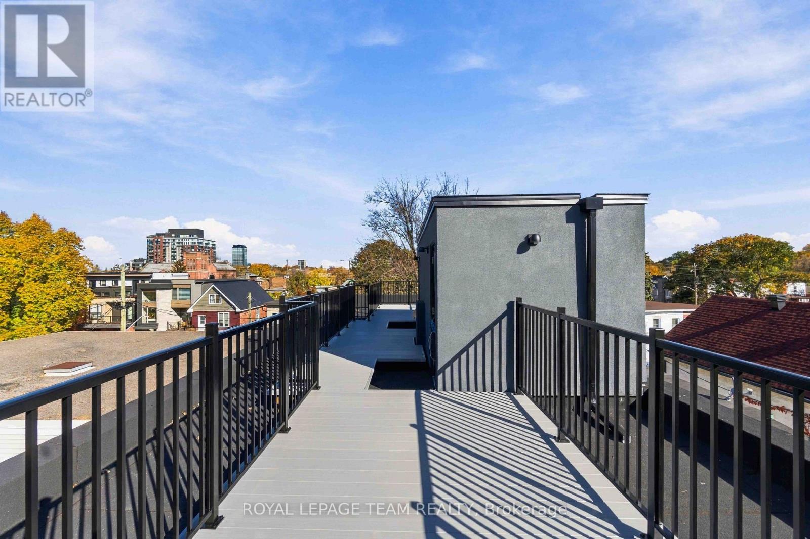 8 - 100 Hamilton Avenue N Property Photo 21