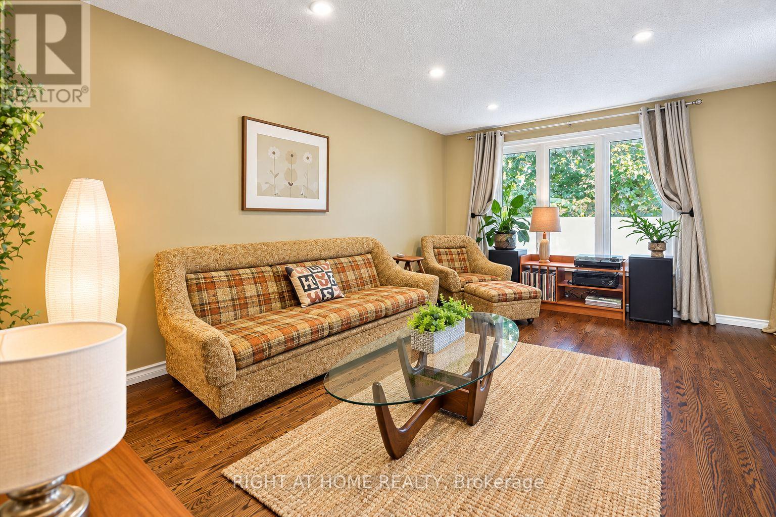 36 Hanover Place Property Photo 8