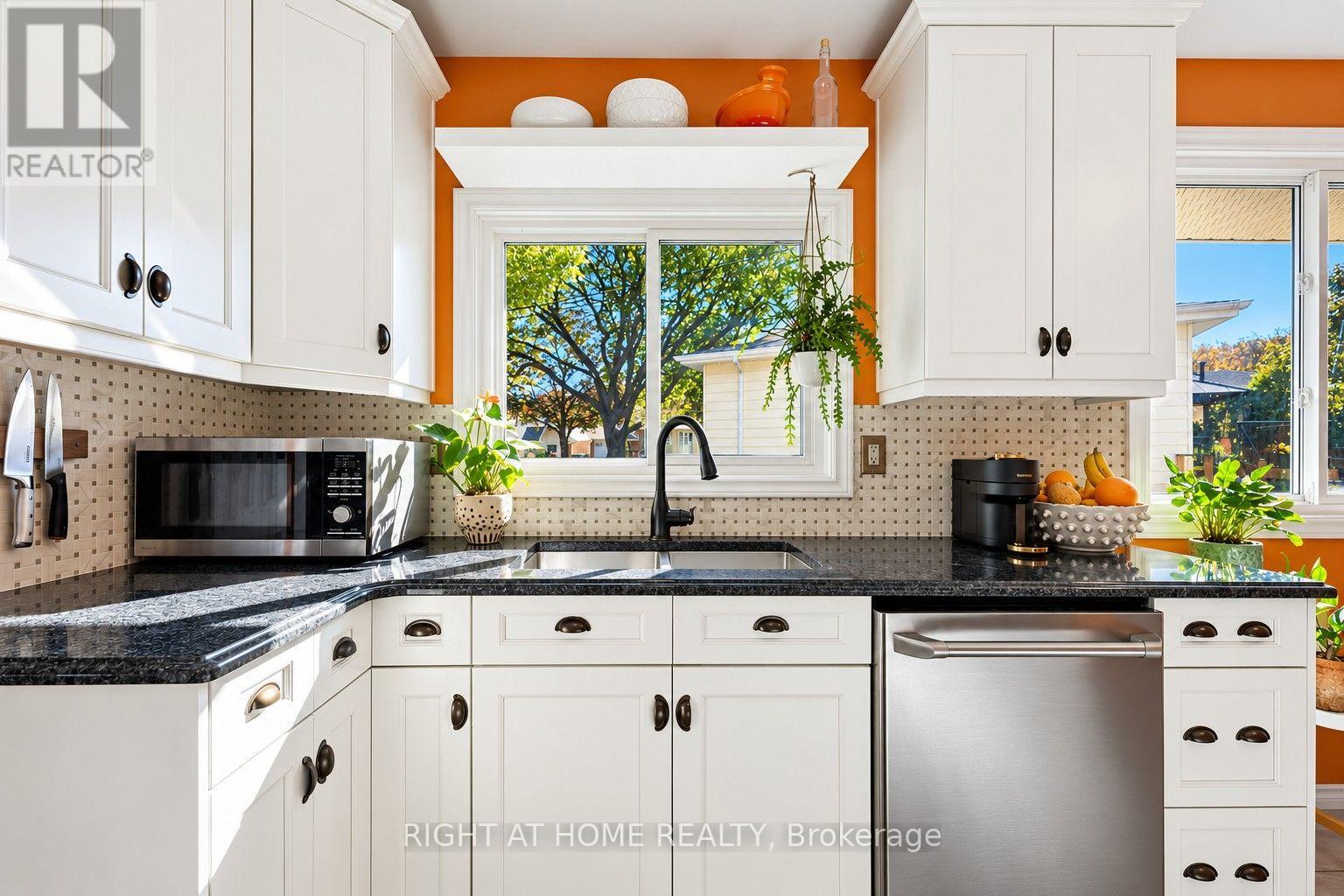 36 Hanover Place Property Photo 13