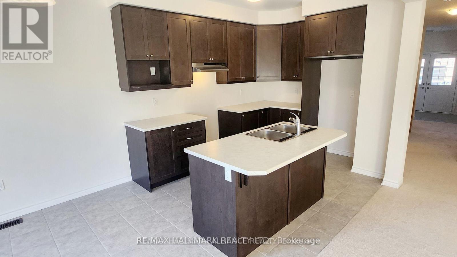 62 Macklin Street Property Photo 6