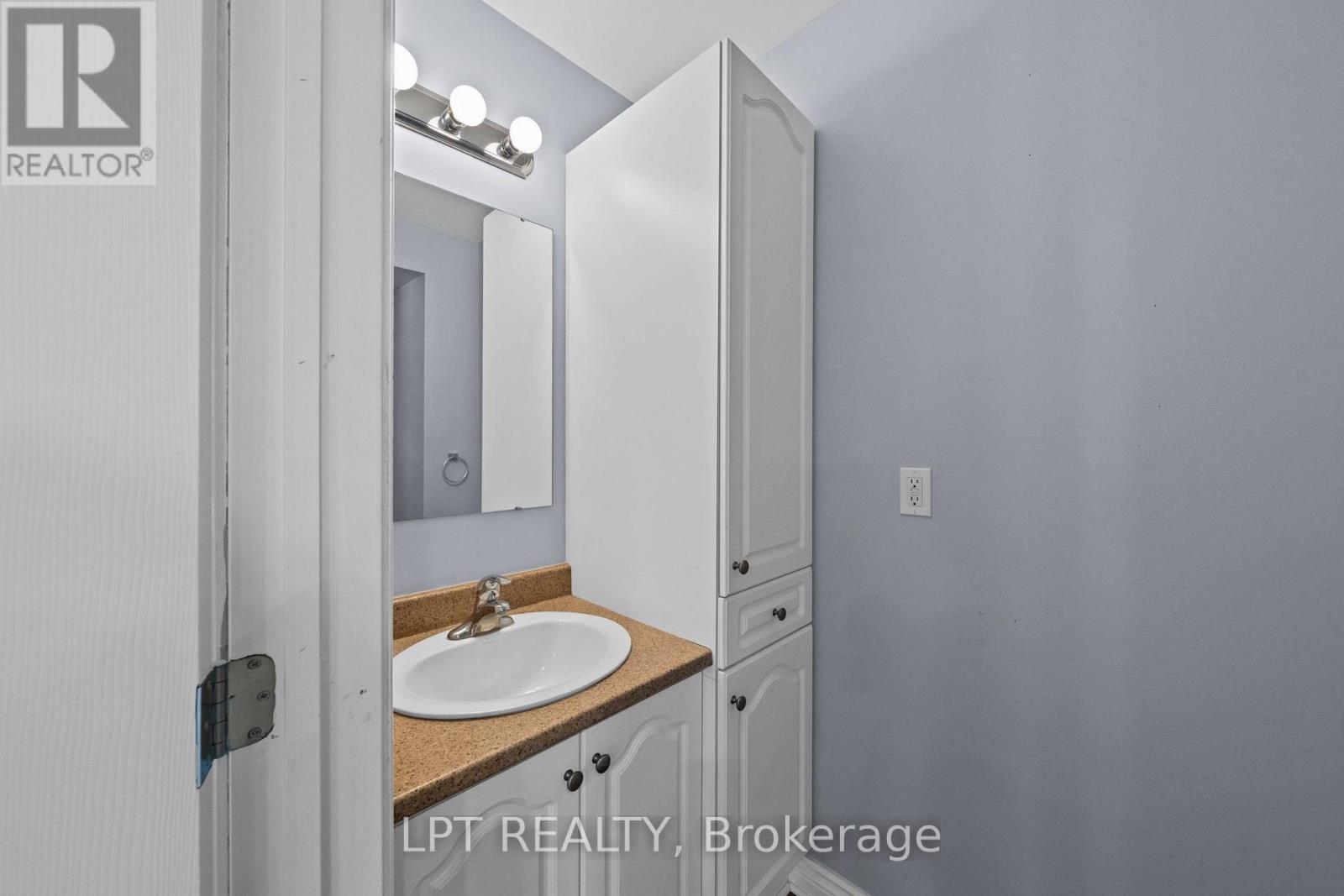 76-78 Main Street E Property Photo 17