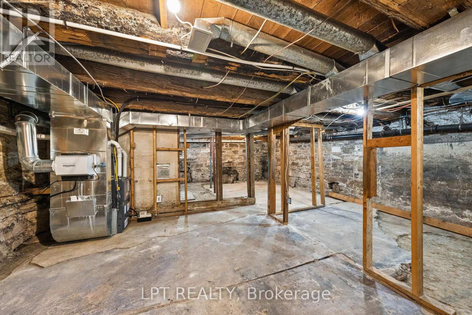 76-78 Main Street E Property Photo 28