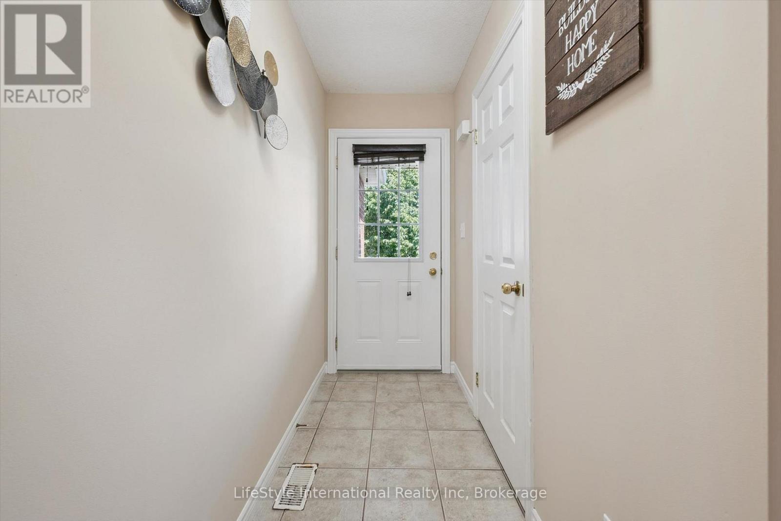 47 Hasler Crescent Property Photo 6