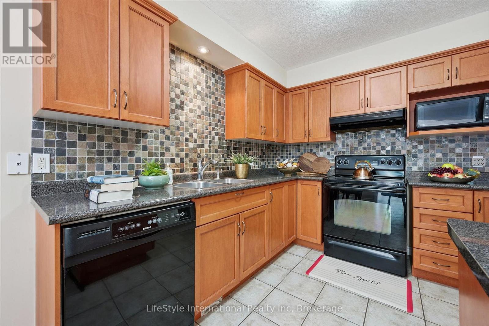 47 Hasler Crescent Property Photo 14