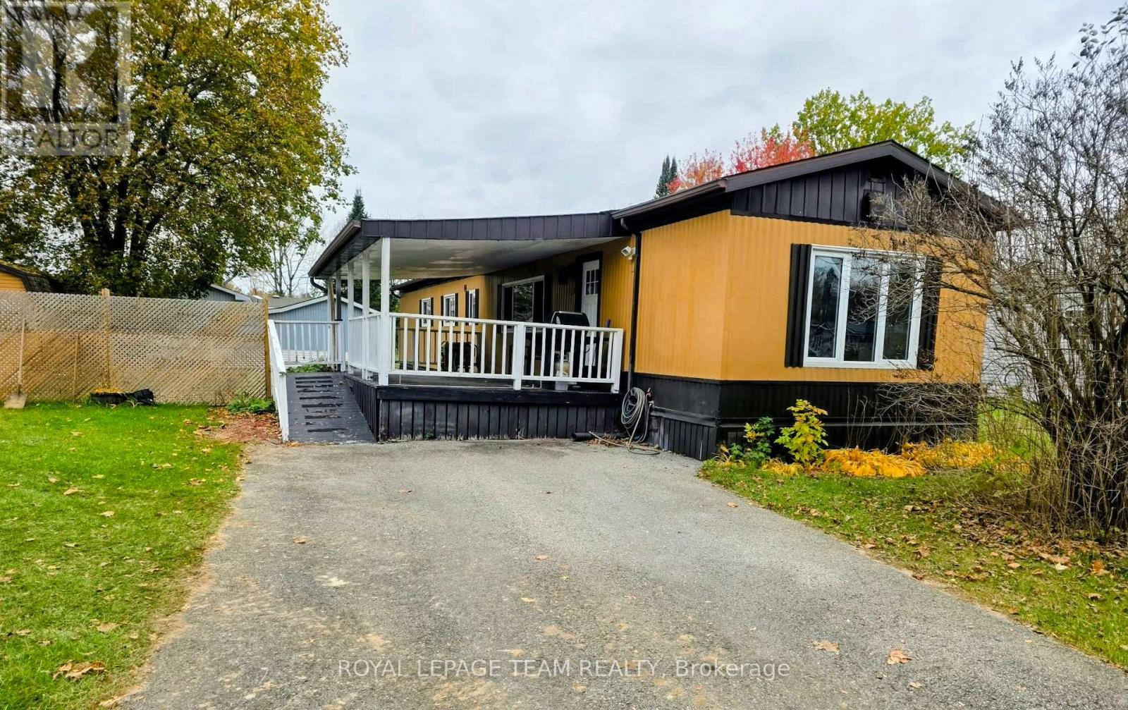 114 Hutt Road N Property Photo 1