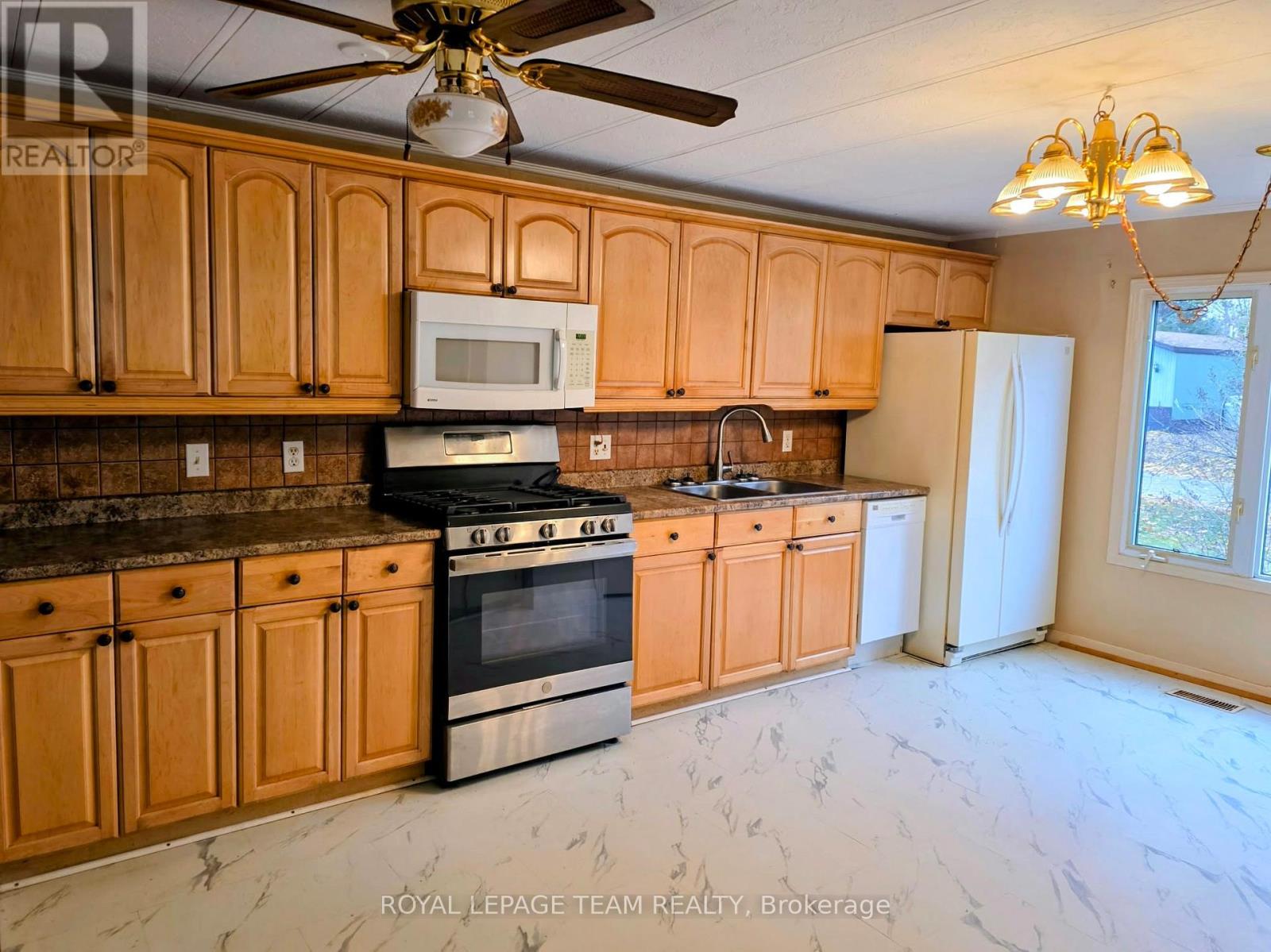 114 Hutt Road N Property Photo 4