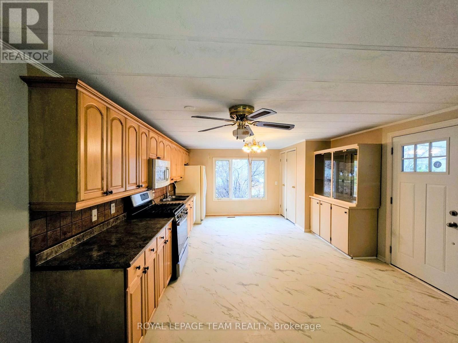 114 Hutt Road N Property Photo 6