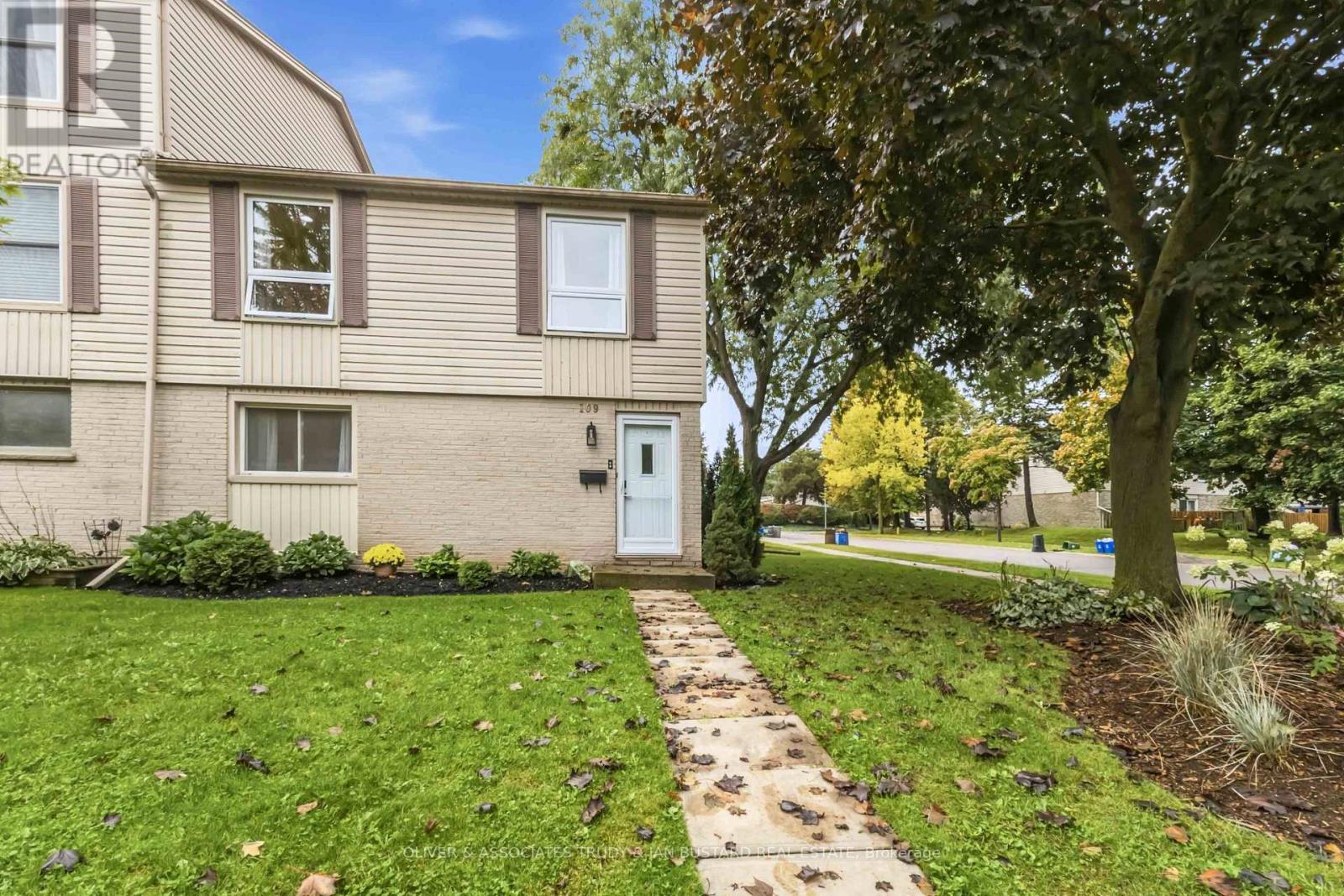 109 MCMASTER DRIVE E Property Photo 1