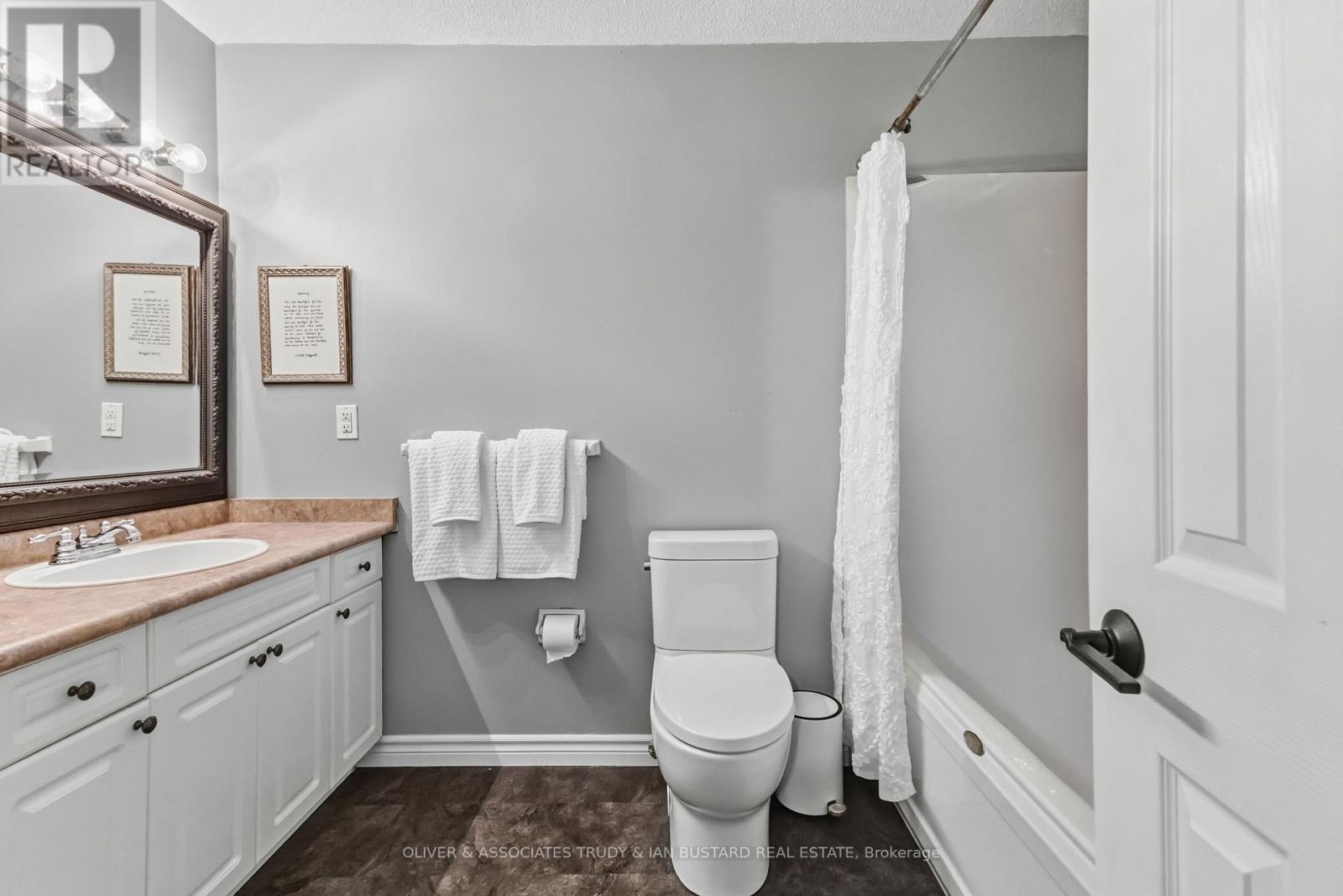 109 Mcmaster Drive E Property Photo 29