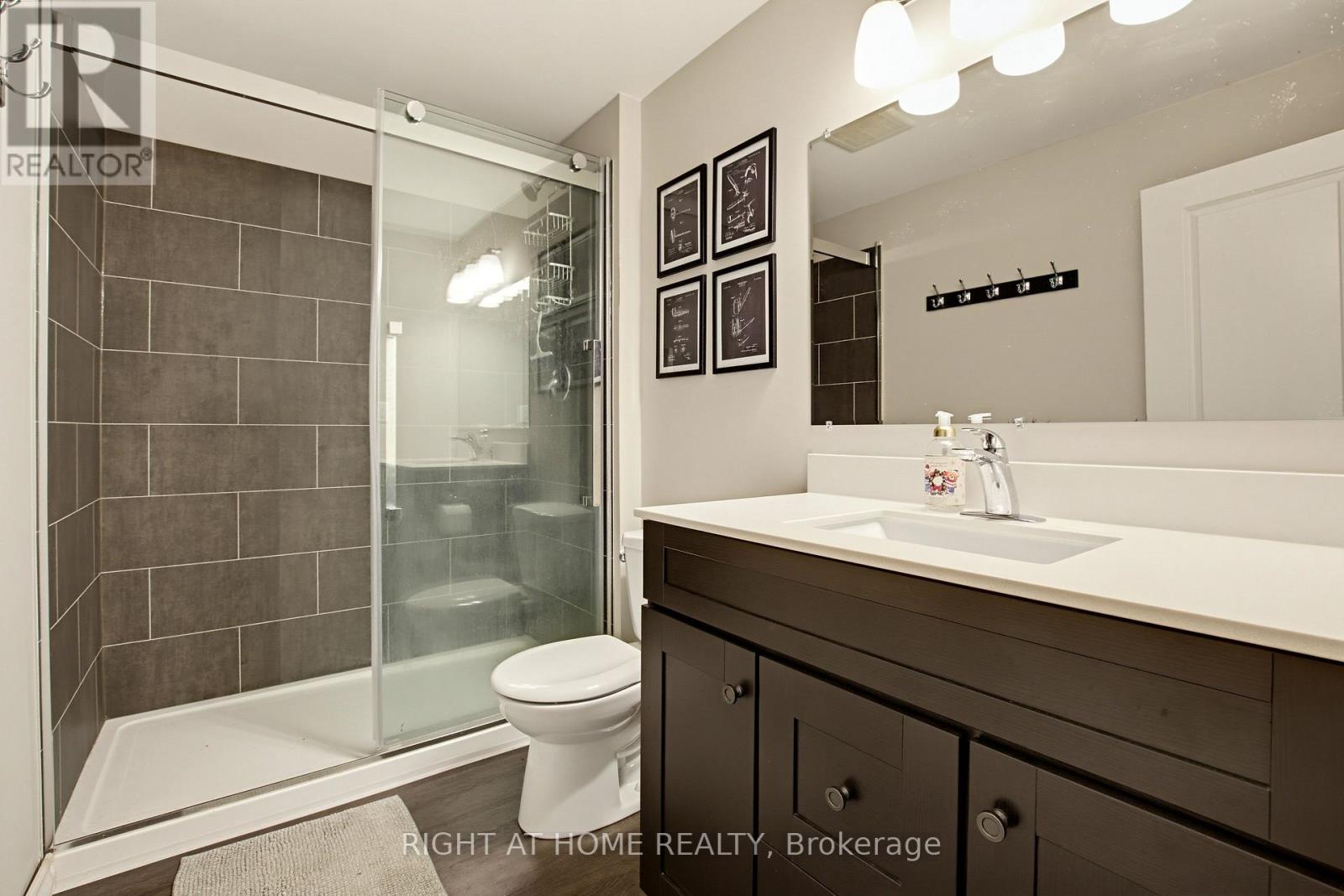 156 Wintermute Court E Property Photo 14