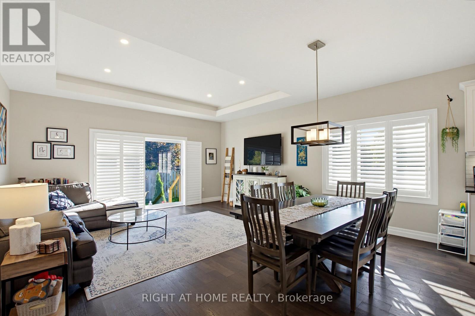 156 Wintermute Court E Property Photo 15