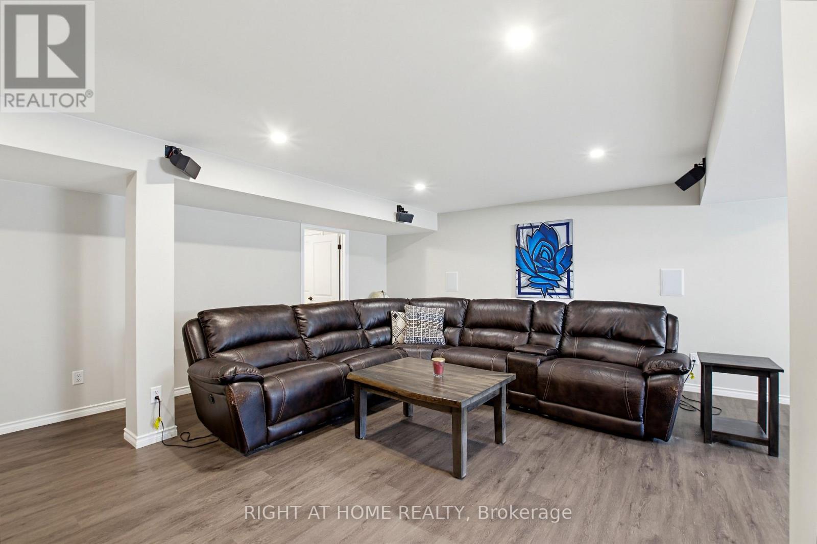156 Wintermute Court E Property Photo 31