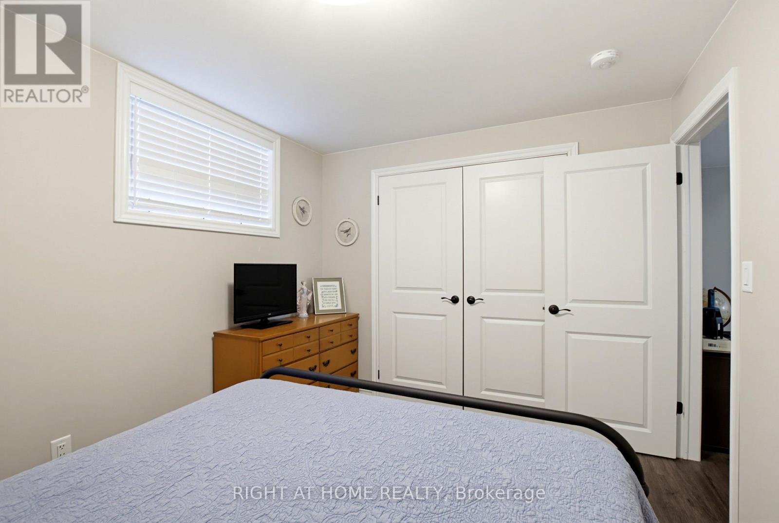 156 Wintermute Court E Property Photo 36