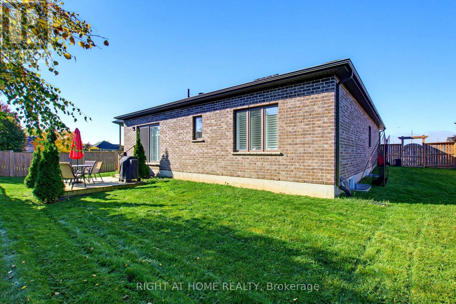 156 Wintermute Court E Property Photo 38