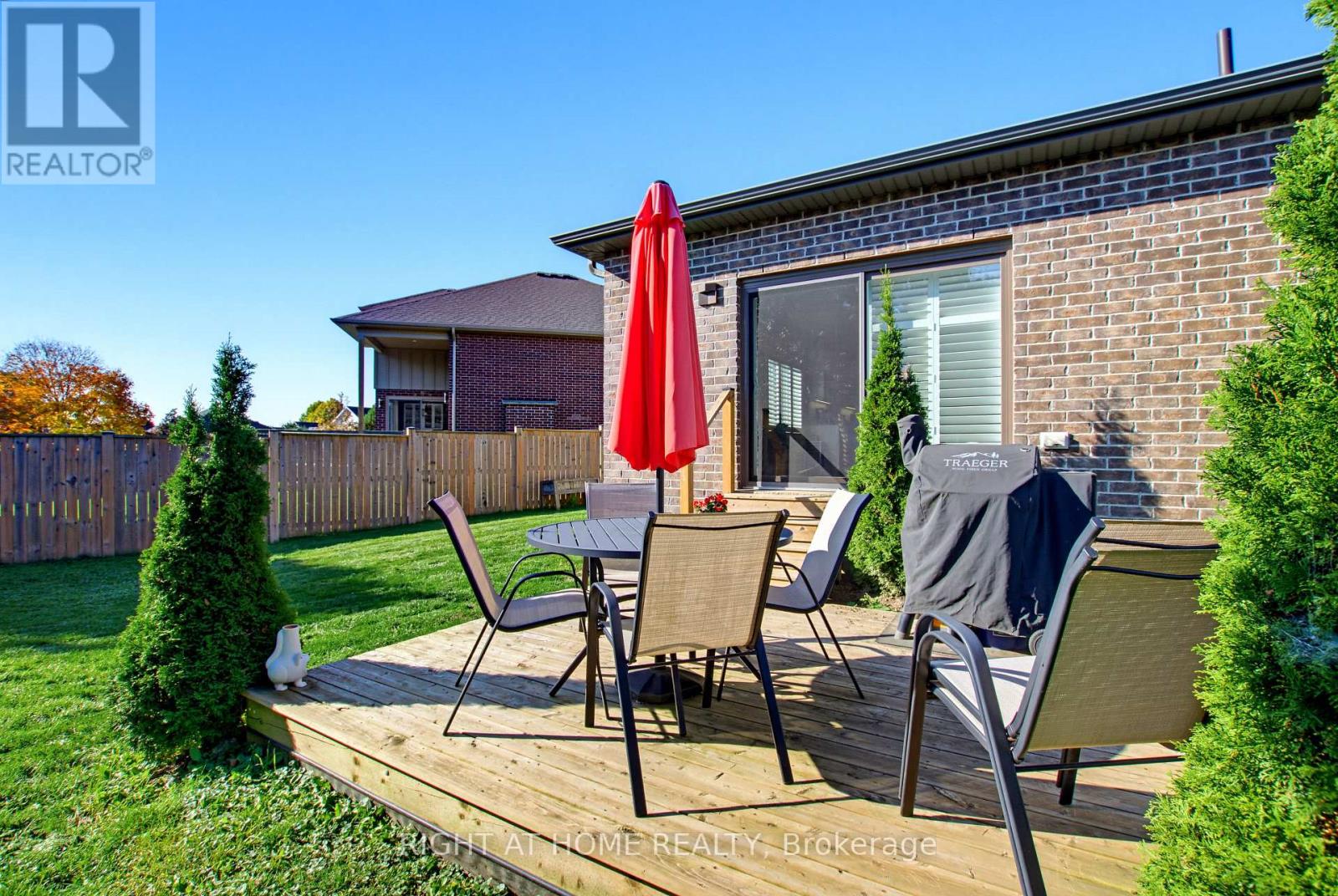 156 Wintermute Court E Property Photo 40