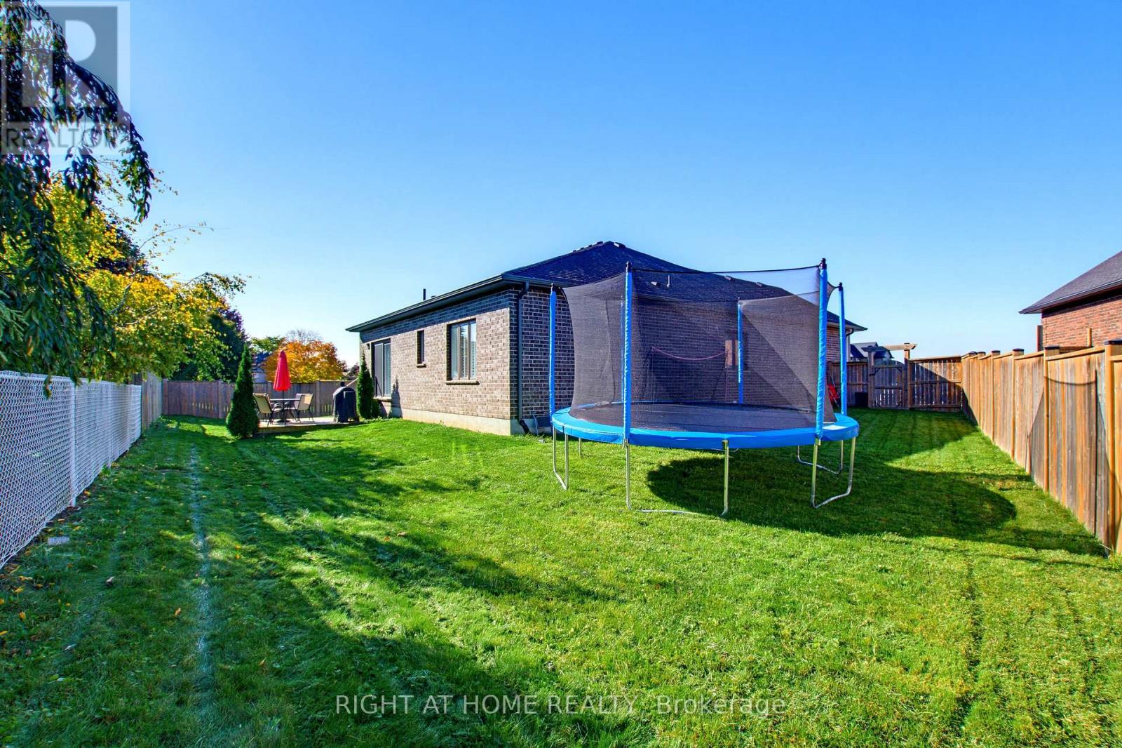156 Wintermute Court E Property Photo 41