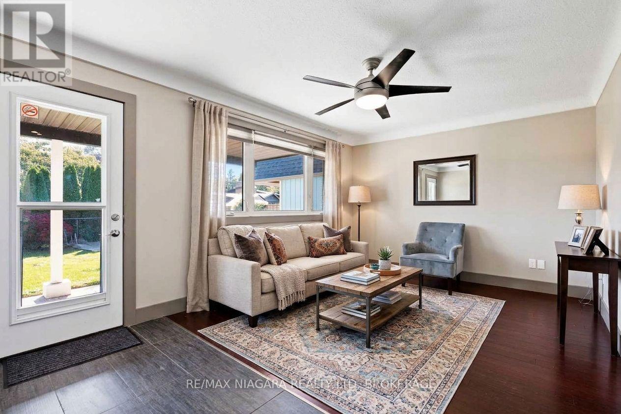 6524 Glengate Street Property Photo 6