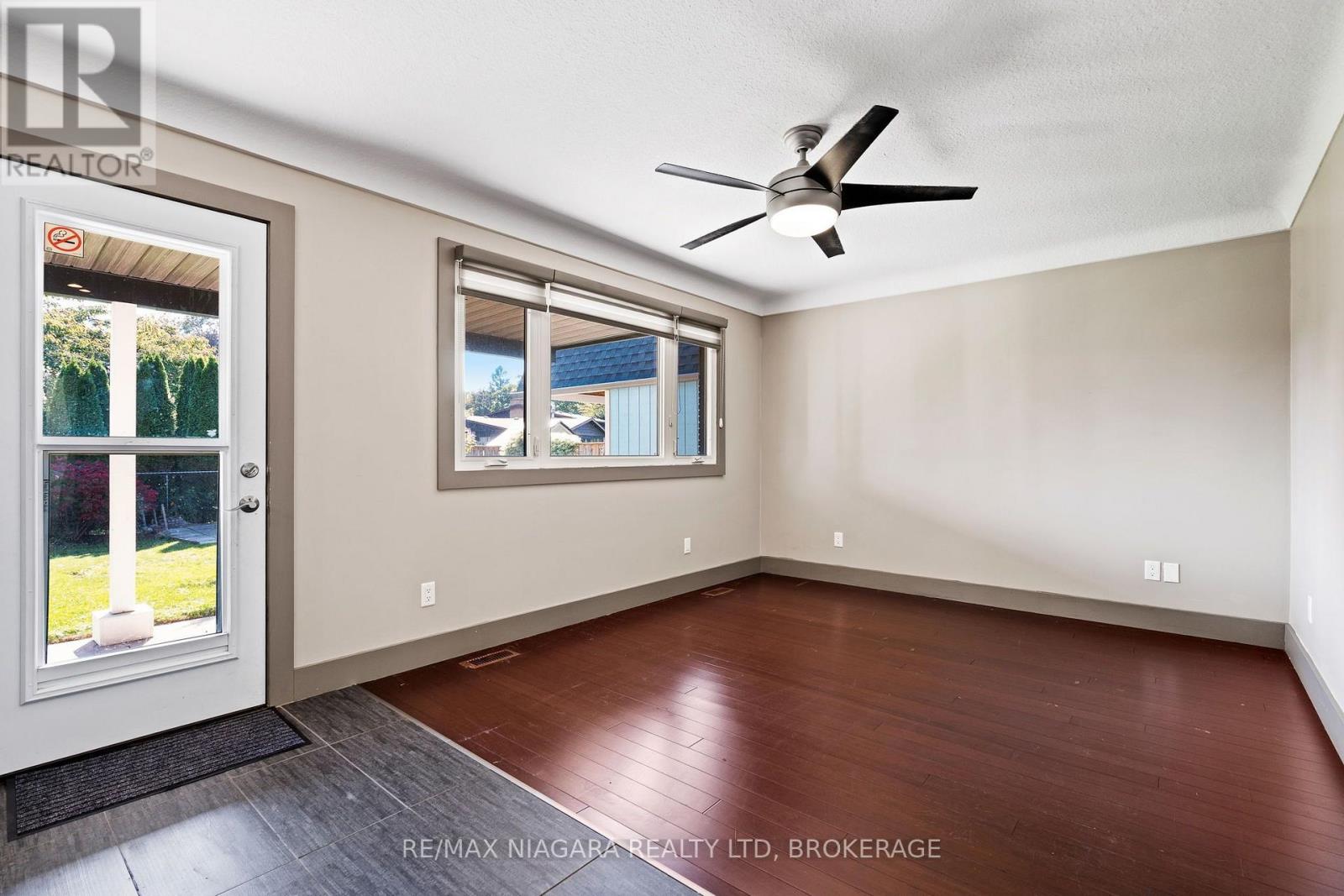 6524 Glengate Street Property Photo 7