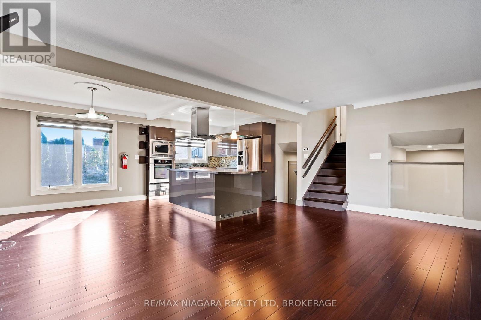 6524 Glengate Street Property Photo 11