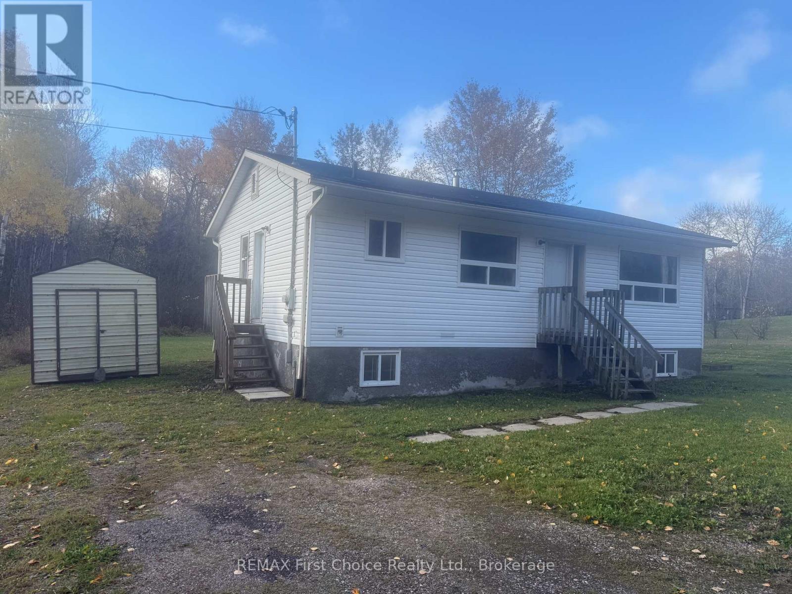 389 CEMETERY ROAD Property Photo 1