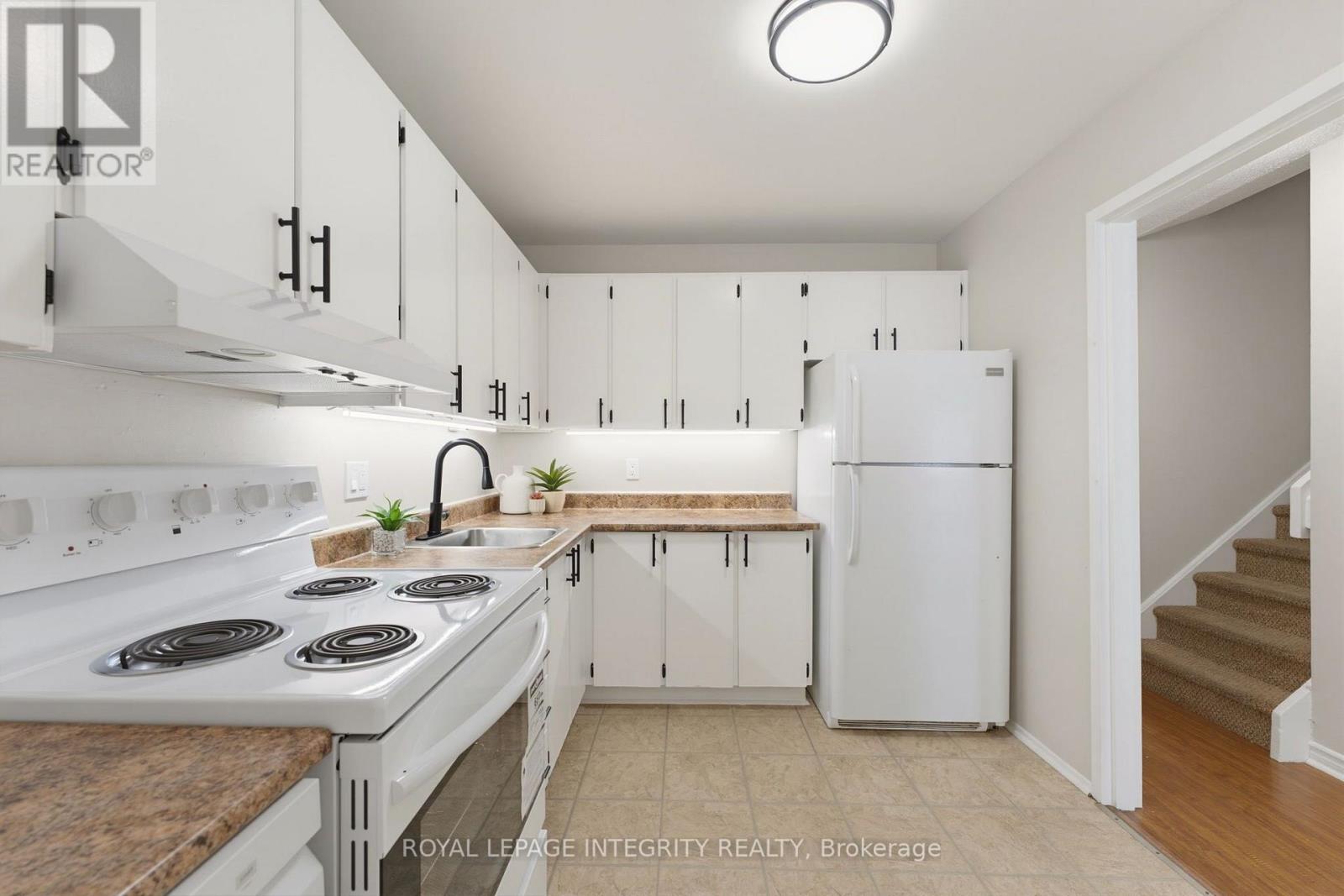 36 - 3415 Uplands Drive Property Photo 12