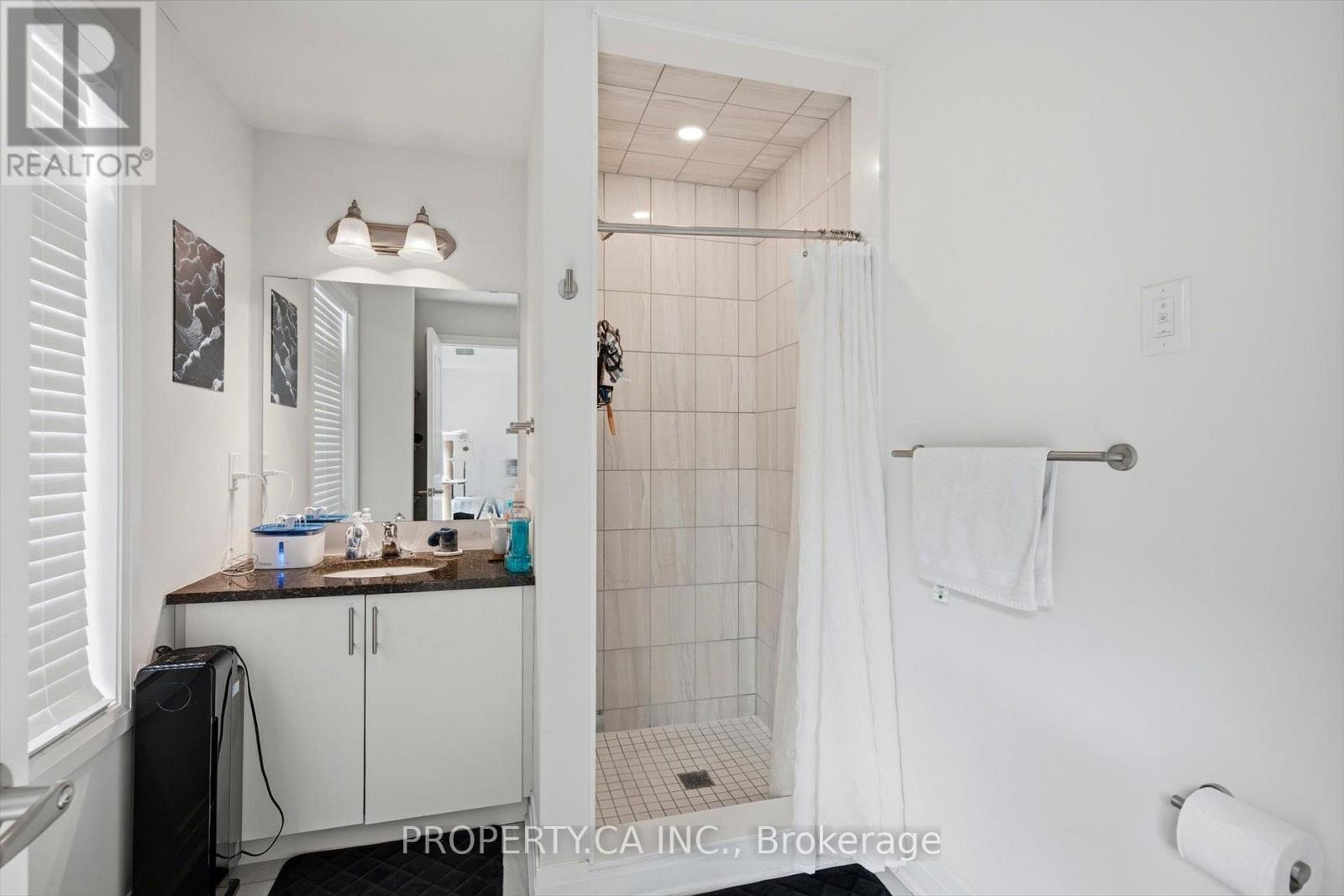 71 - 2 Willow Street Property Photo 14