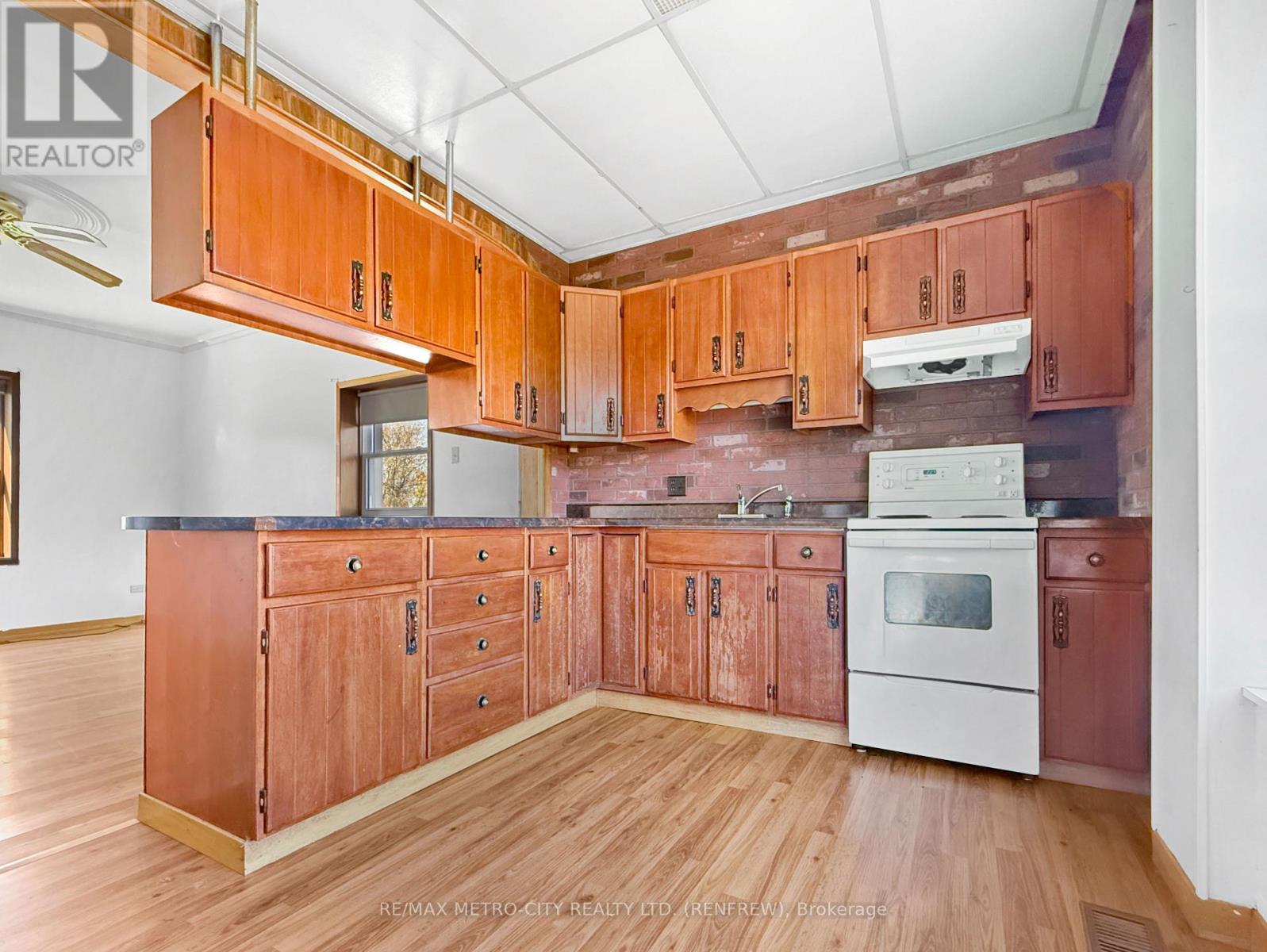1 - 3376 Burnstown Road Property Photo 2