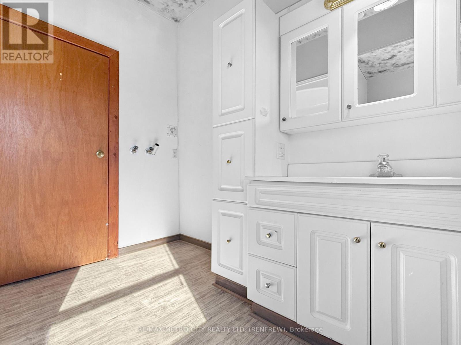 1 - 3376 Burnstown Road Property Photo 7