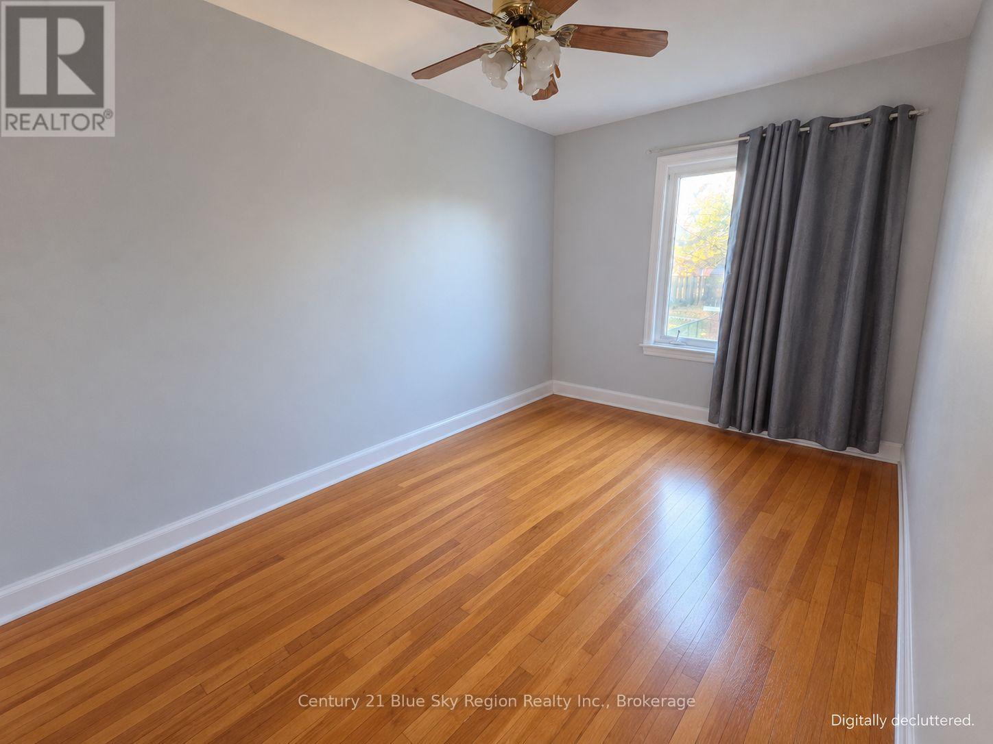 421 Worthington St E Property Photo 7