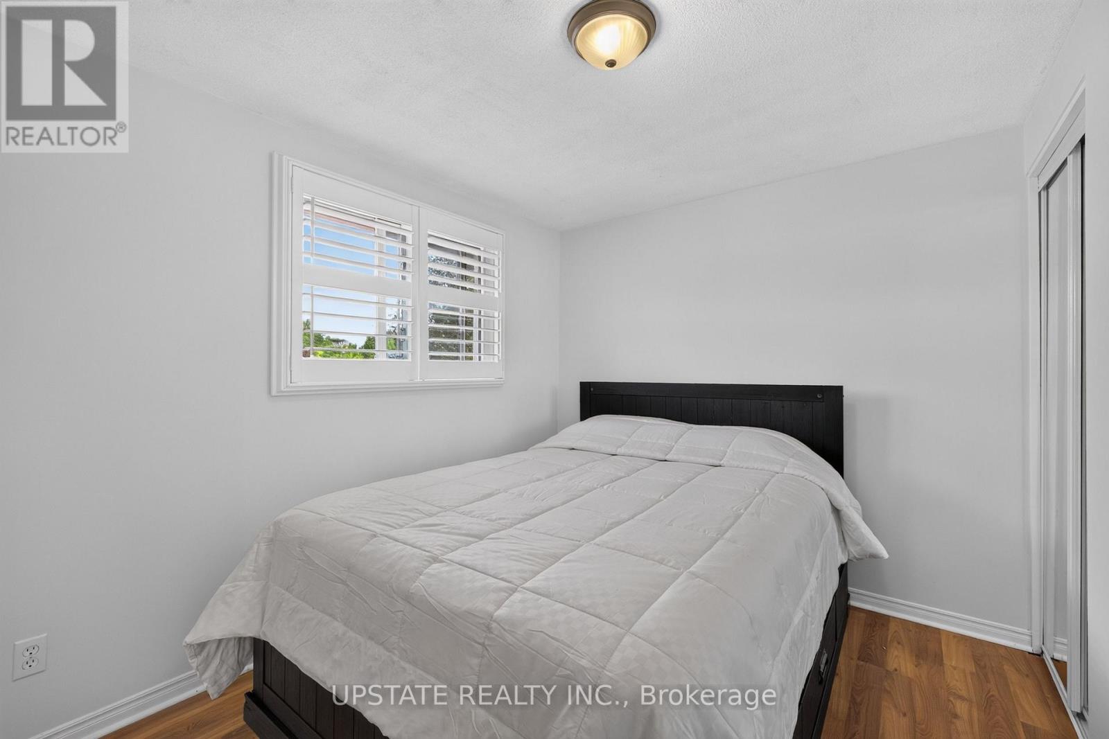 221 Cedarwoods Crescent Property Photo 27