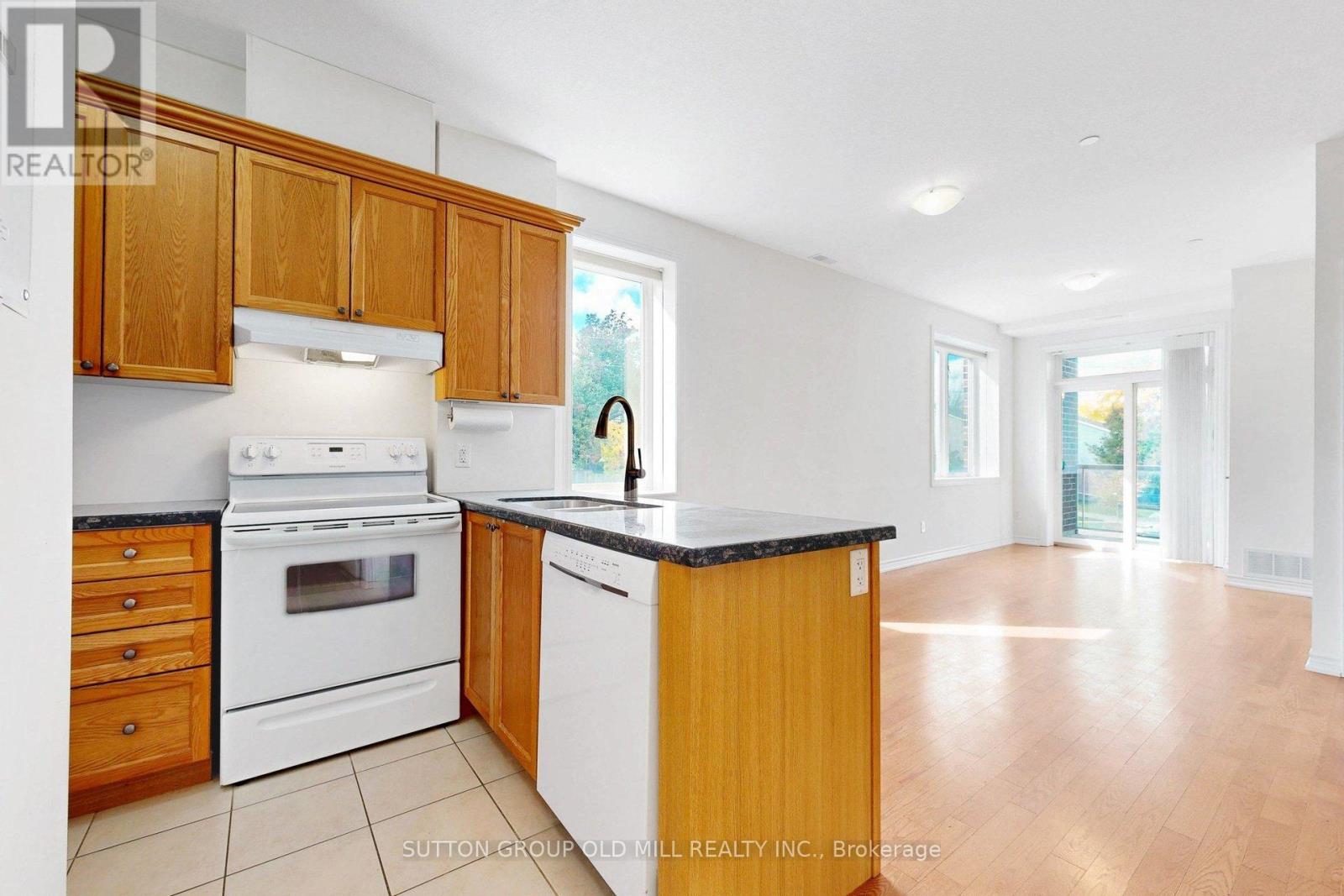 102 - 95 Wilson St Street W Property Photo 9