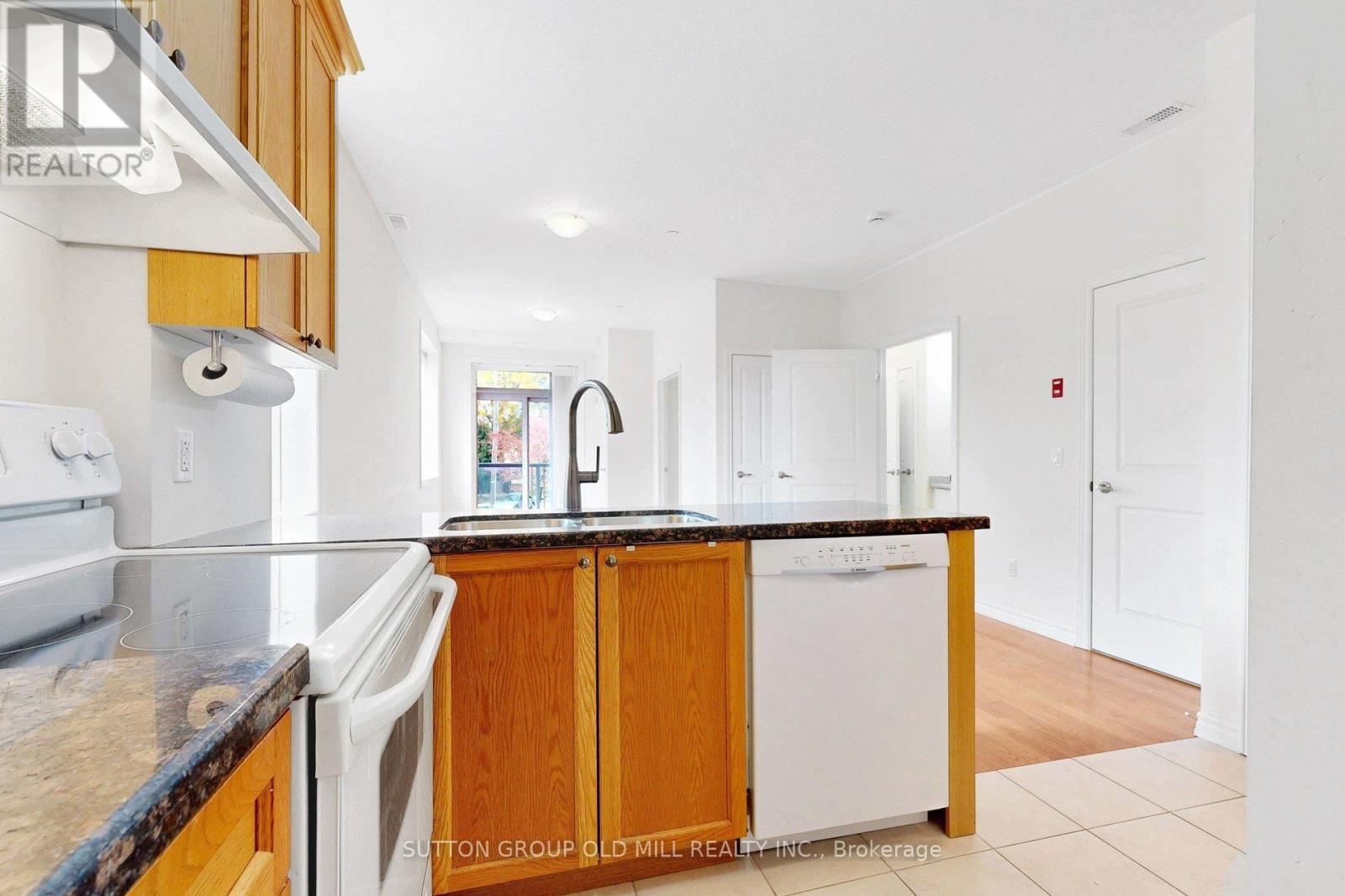 102 - 95 Wilson St Street W Property Photo 14