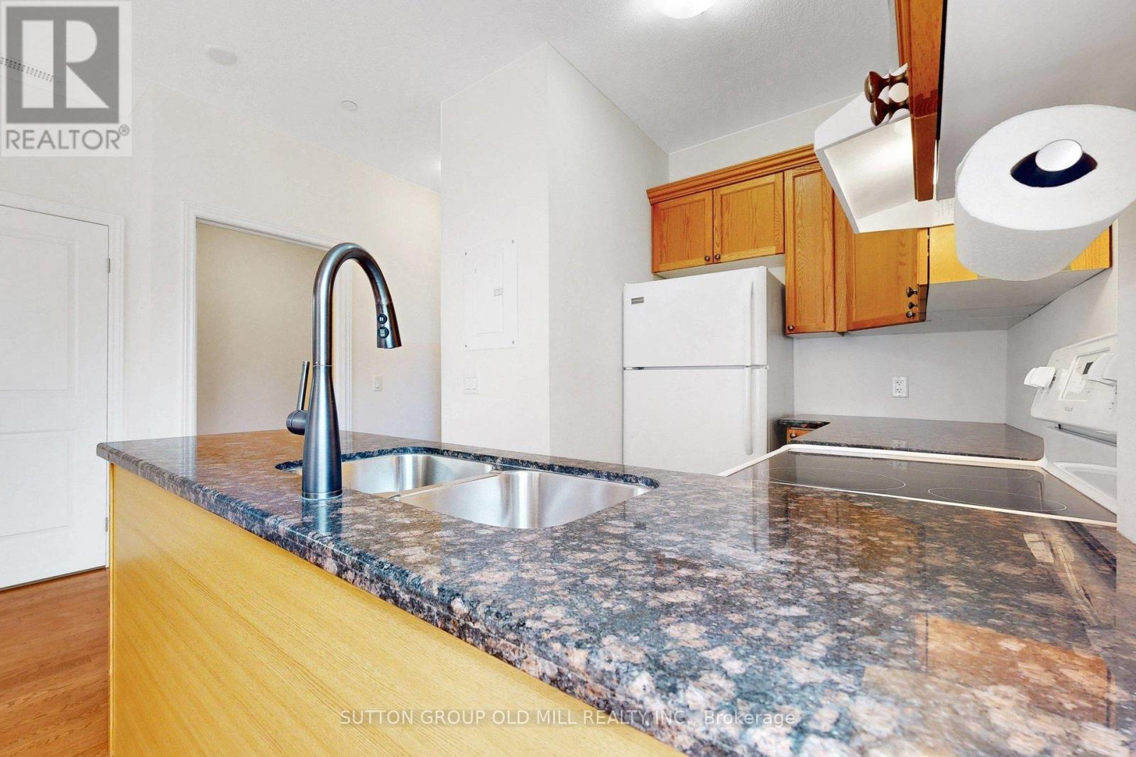 102 - 95 Wilson St Street W Property Photo 15