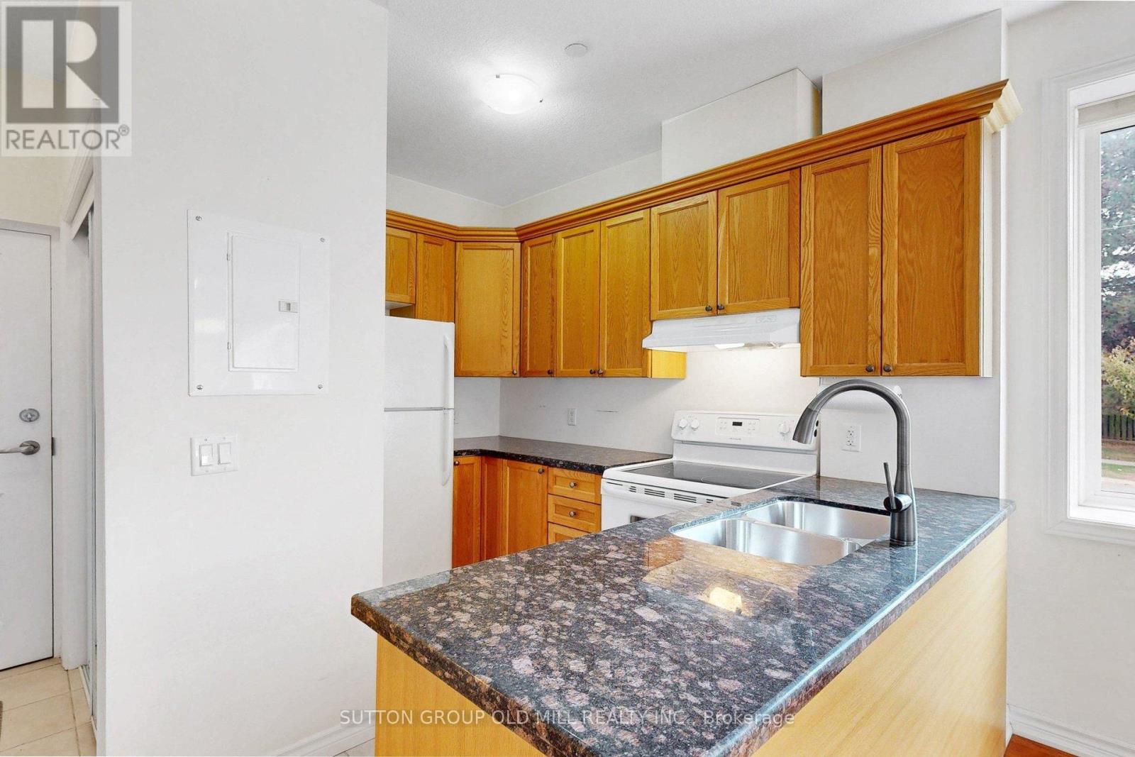 102 - 95 Wilson St Street W Property Photo 16
