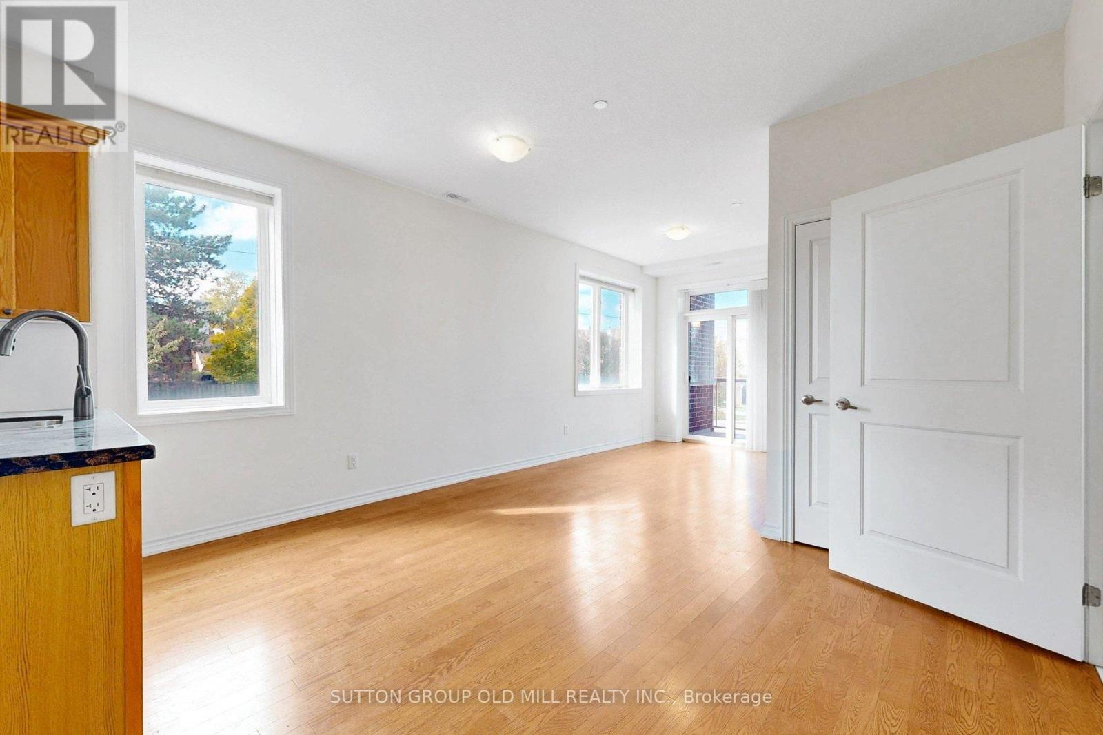102 - 95 Wilson St Street W Property Photo 18