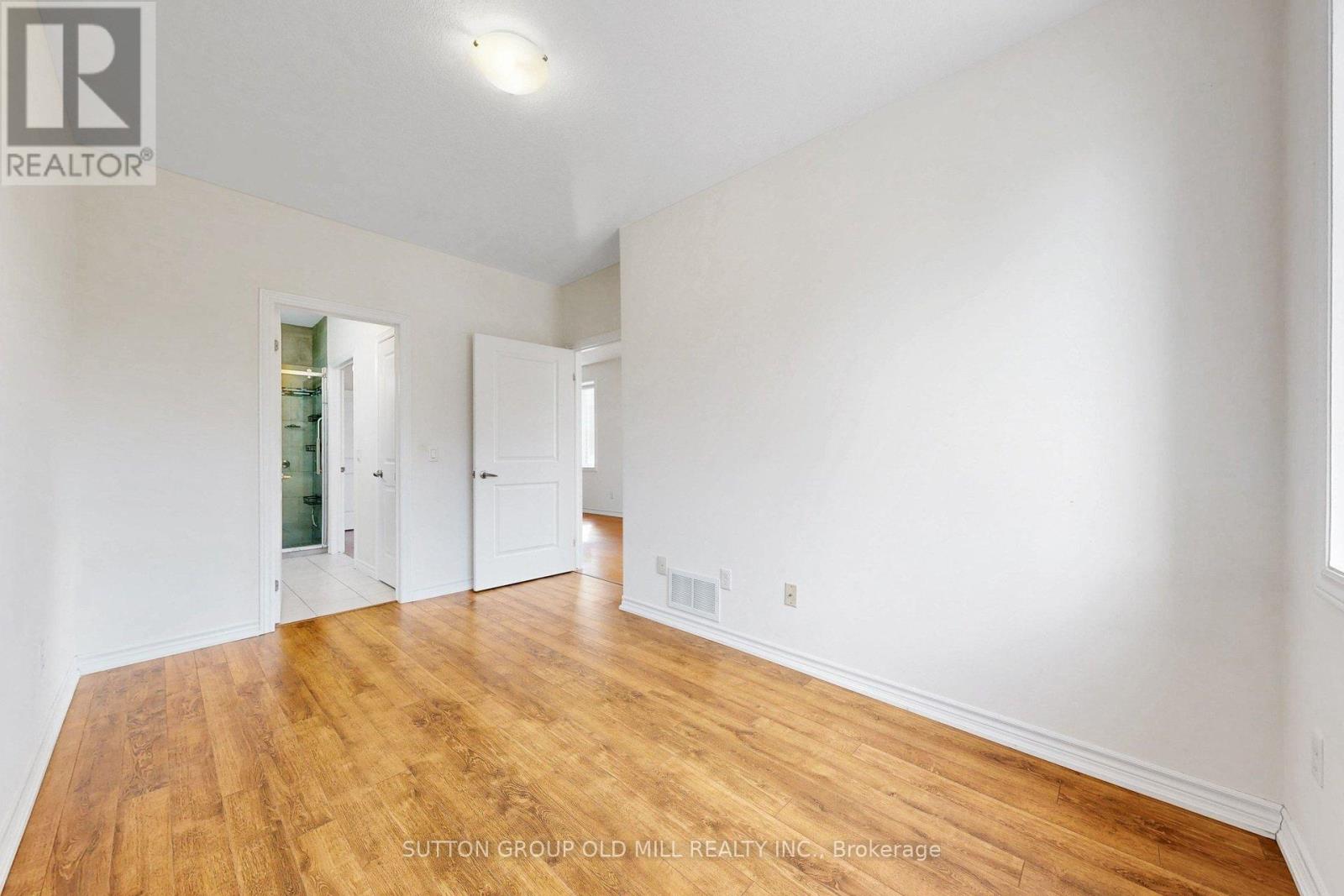 102 - 95 Wilson St Street W Property Photo 26