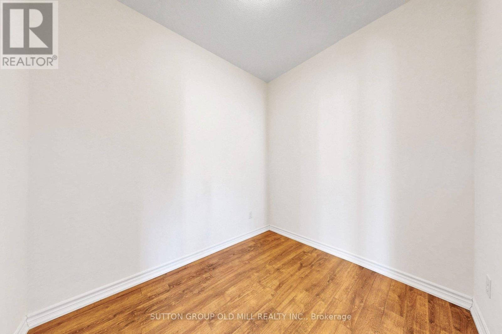 102 - 95 Wilson St Street W Property Photo 29