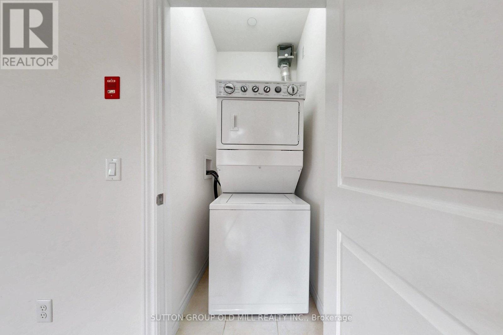 102 - 95 Wilson St Street W Property Photo 32