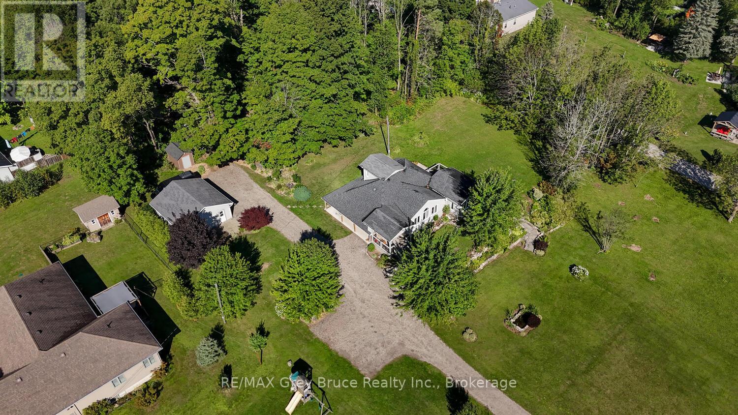 106 Drive-in Crescent Property Photo 3