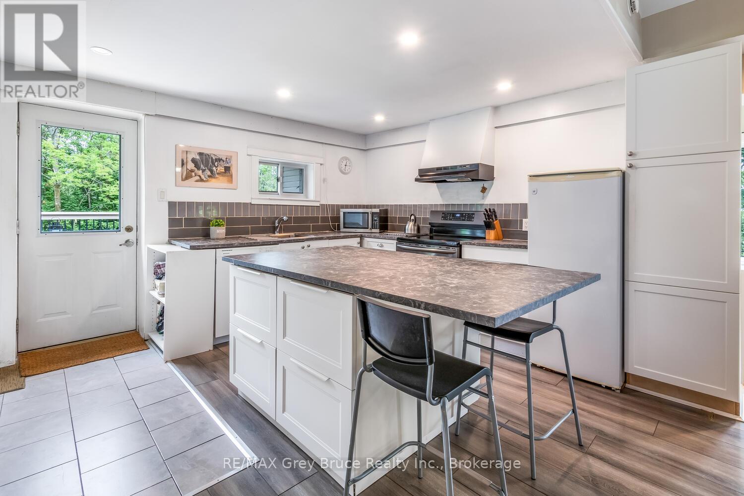 106 Drive-in Crescent Property Photo 14