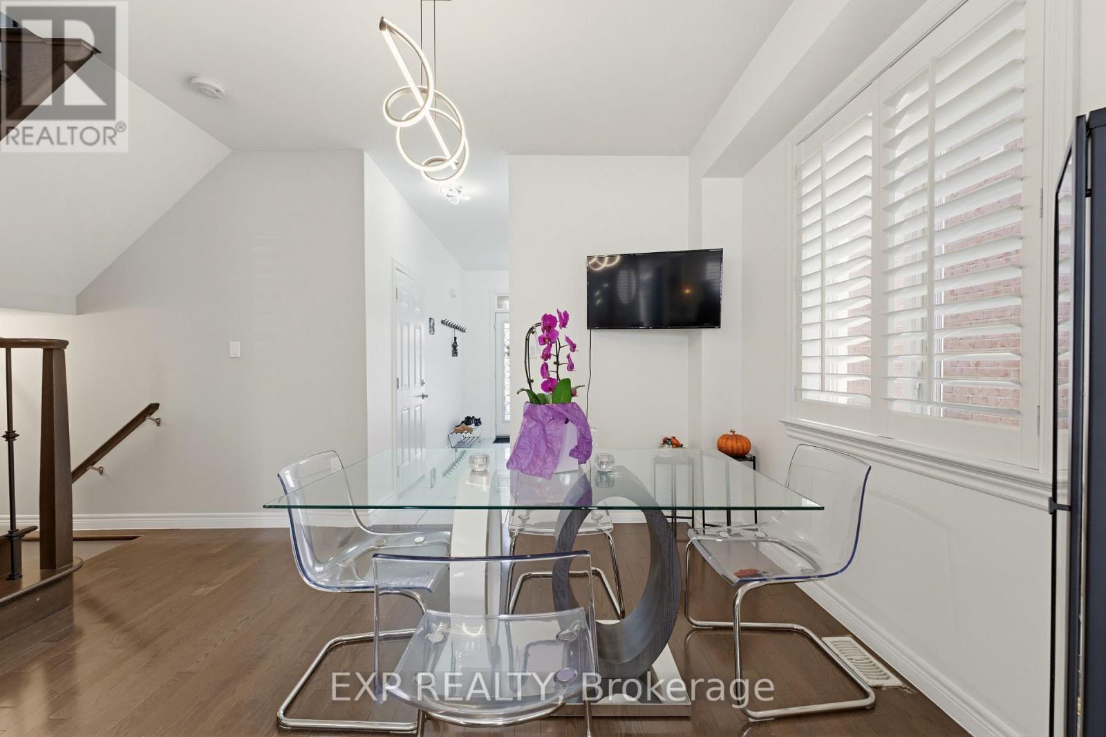 58 Summerberry Way Property Photo 11