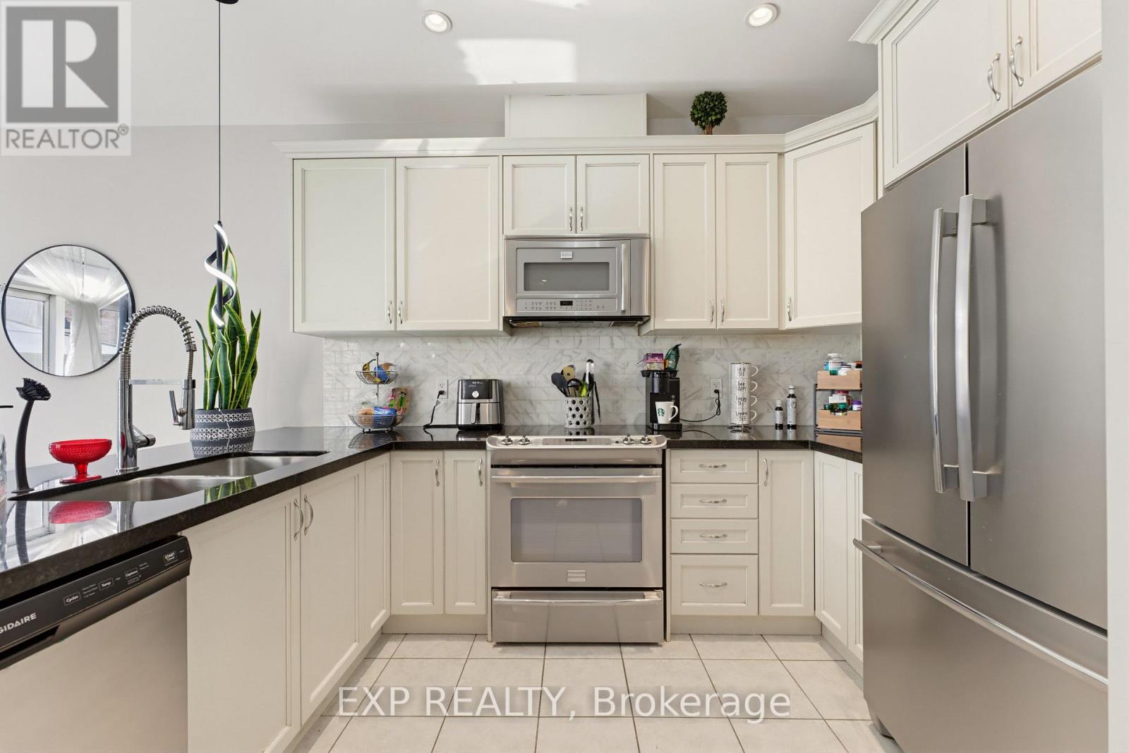 58 Summerberry Way Property Photo 15