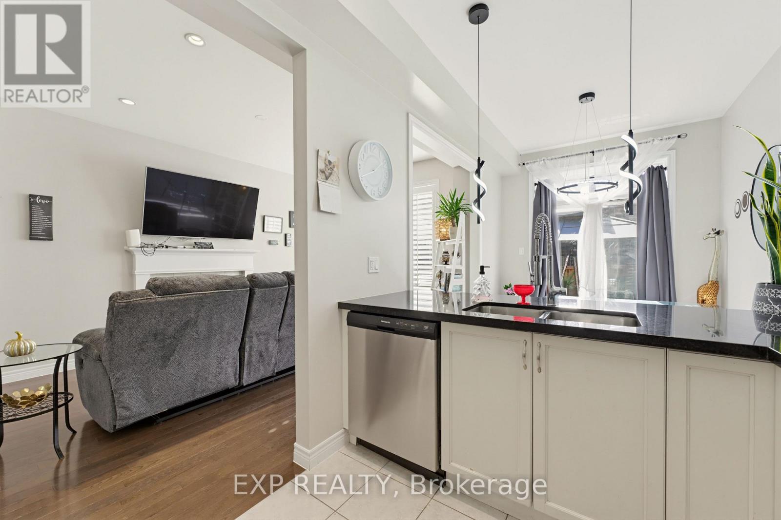 58 Summerberry Way Property Photo 17
