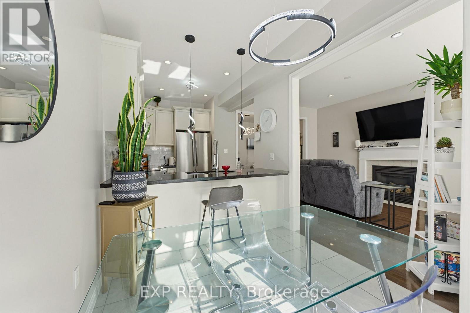 58 Summerberry Way Property Photo 19