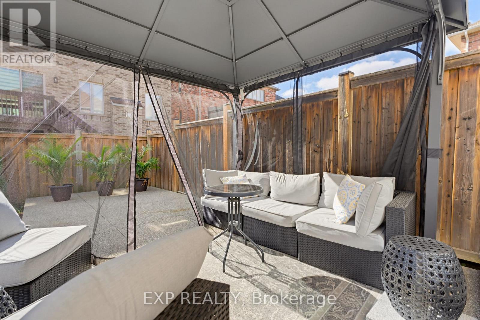 58 Summerberry Way Property Photo 33